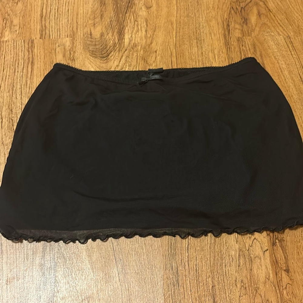 black mini skirt